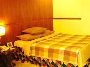 Laoag Renzo Hotel Bagian luar foto