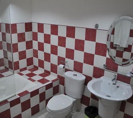 Laoag Renzo Hotel Bagian luar foto